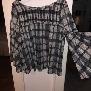 Wing sleeve, shear blouse